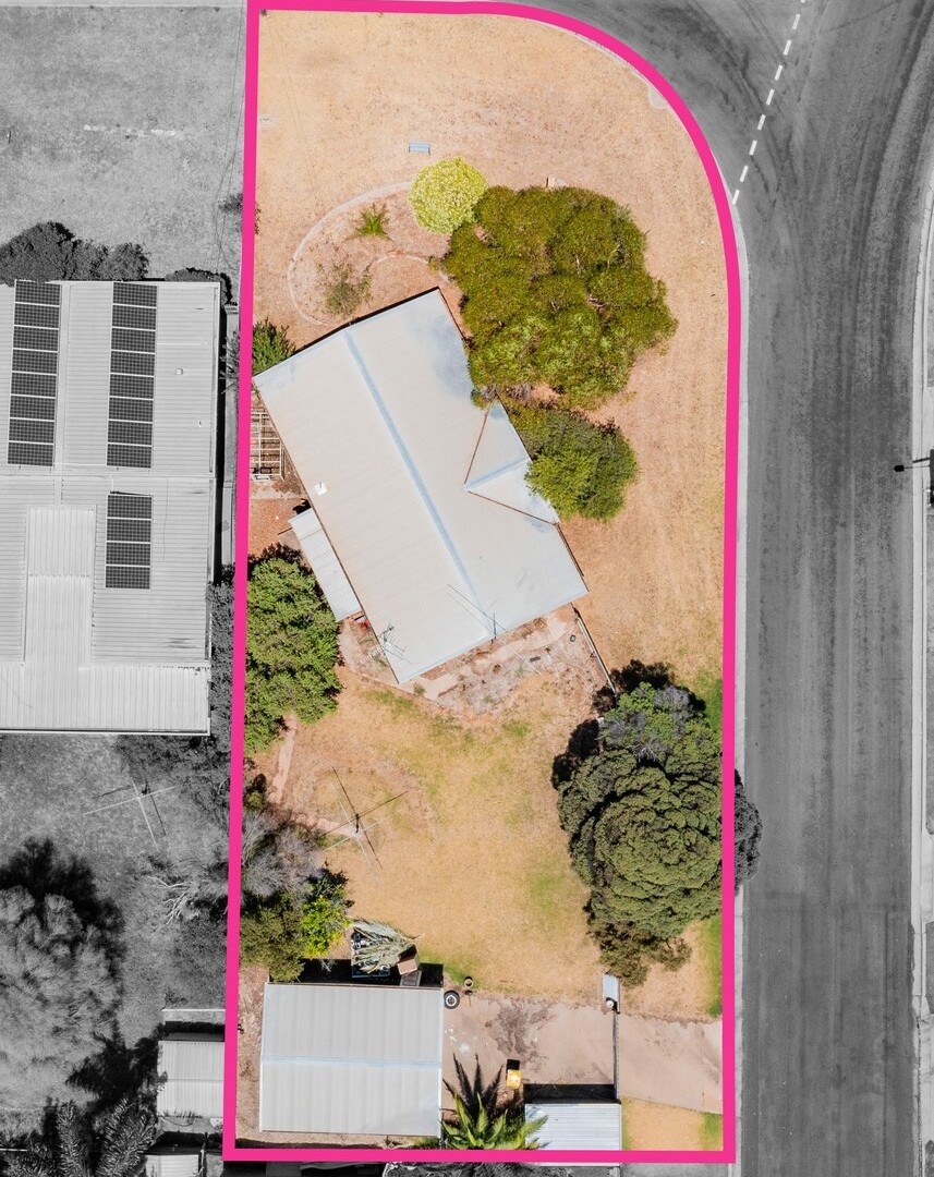 2 Mitchell Street, Leeton NSW 2705 - photo 2