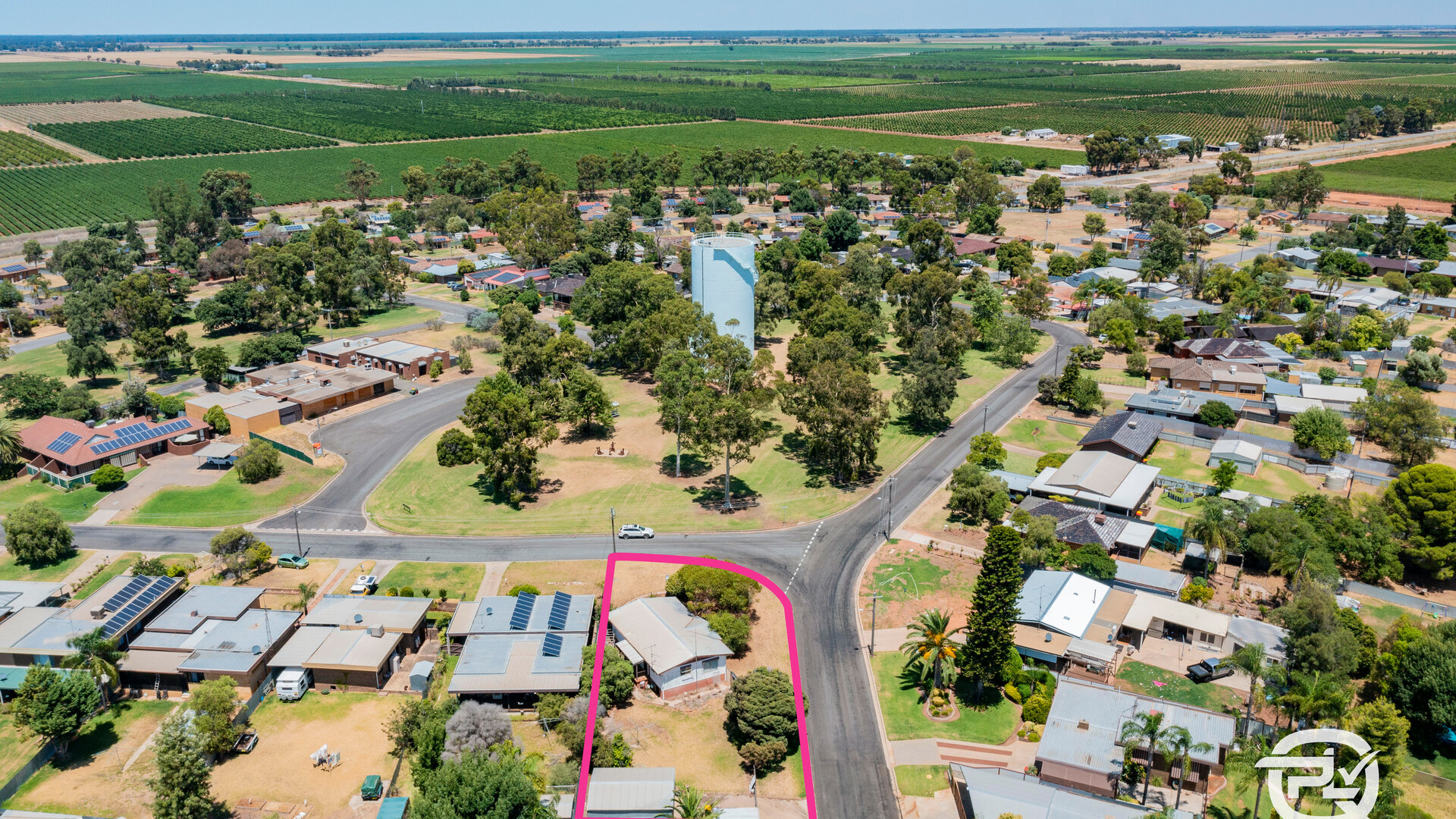 2 Mitchell Street, Leeton NSW 2705 - photo 13