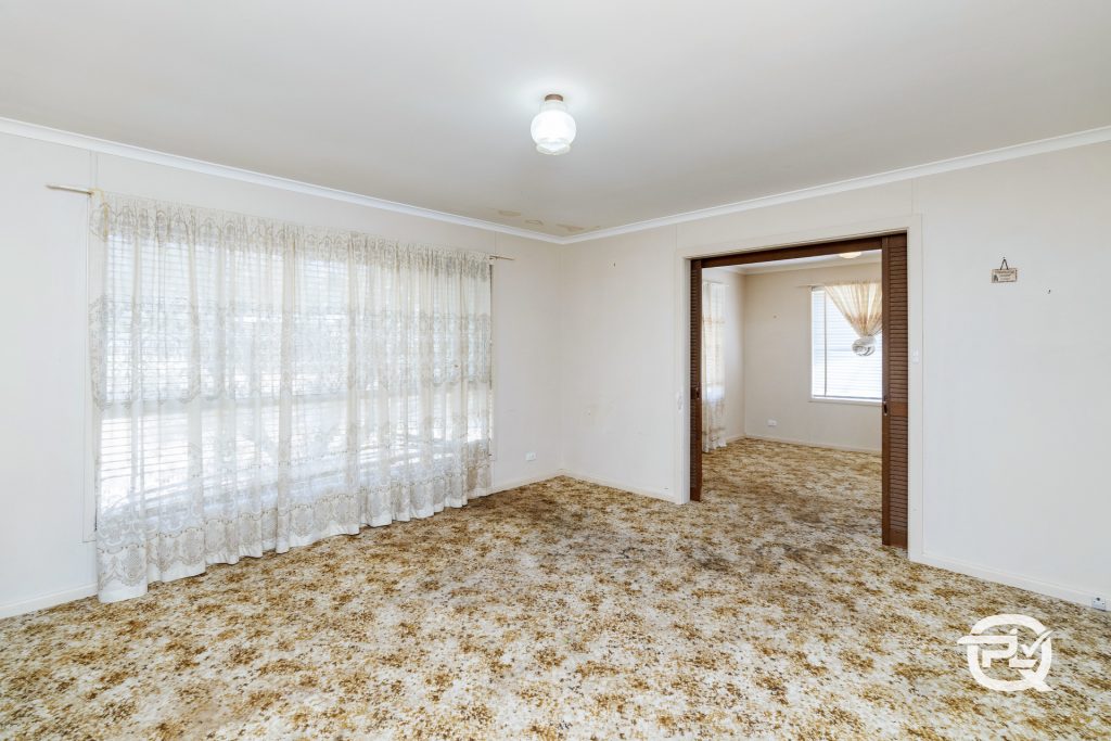 2 Mitchell Street, Leeton NSW 2705 - photo 3