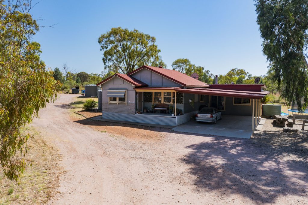 182 Carbone Road, Leeton NSW 2705 - photo 2