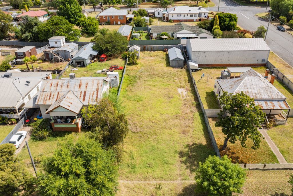 89 Bolton Street, Narrandera NSW 2700 - photo 2