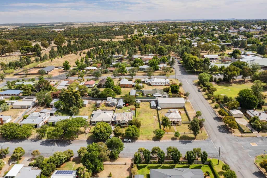 89 Bolton Street, Narrandera NSW 2700 - photo 9