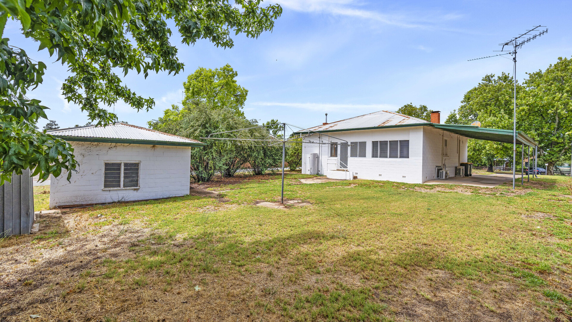 9 Audley Street, Narrandera NSW 2700 - photo 14