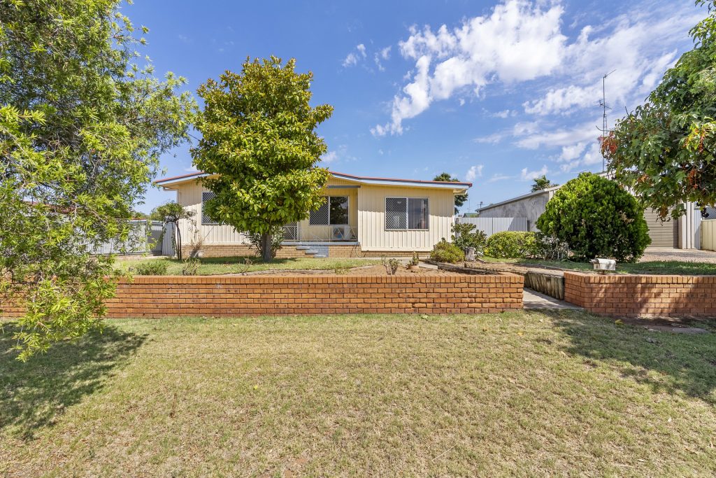6 Stanley Street, Narrandera NSW 2700 - photo 2