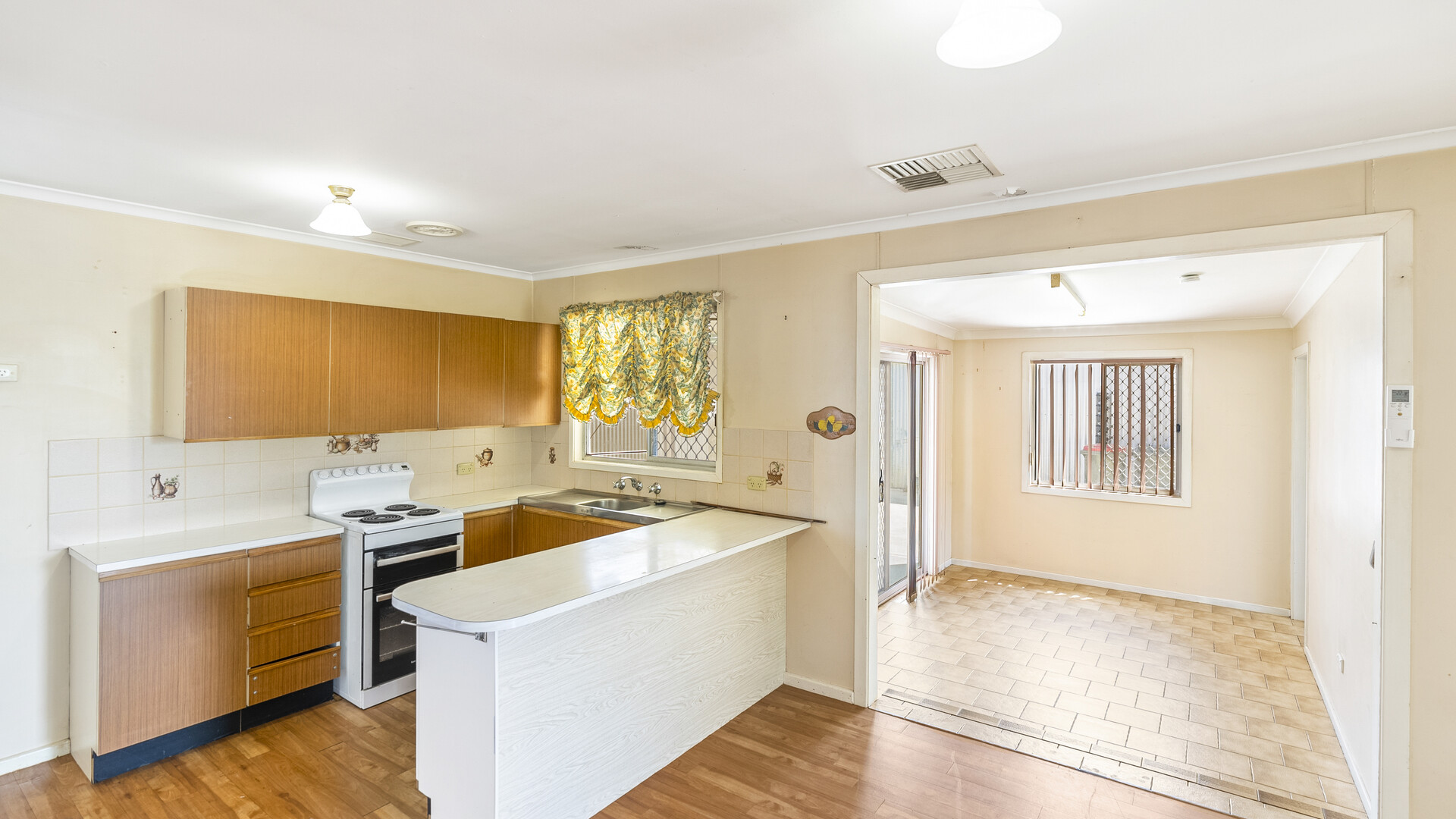 6 Stanley Street, Narrandera NSW 2700 - photo 5