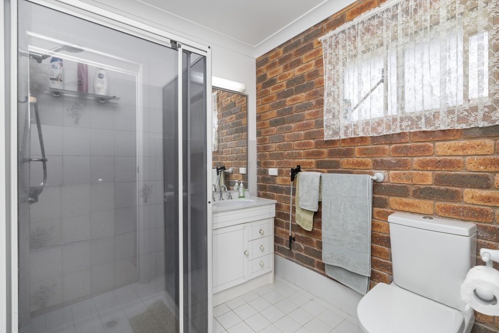 29 Racecourse Road, Narrandera NSW 2700 - photo 17