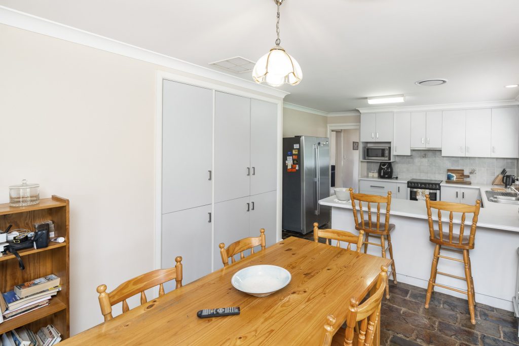 29 Racecourse Road, Narrandera NSW 2700 - photo 9