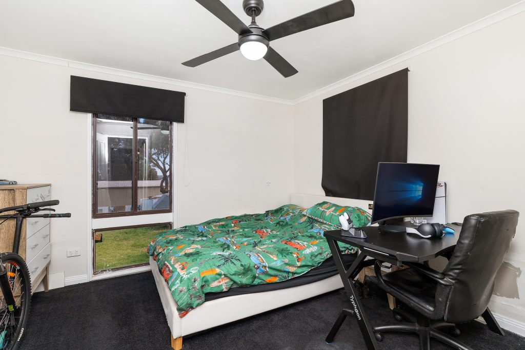 18 Watermain Street, Narrandera NSW 2700 - photo 11