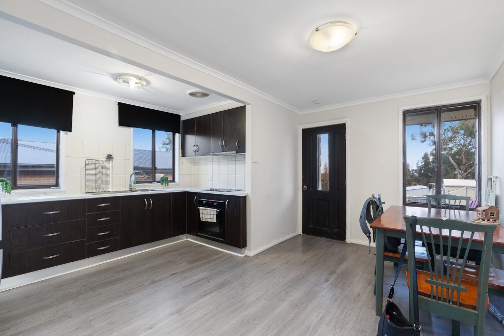 18 Watermain Street, Narrandera NSW 2700 - photo 3