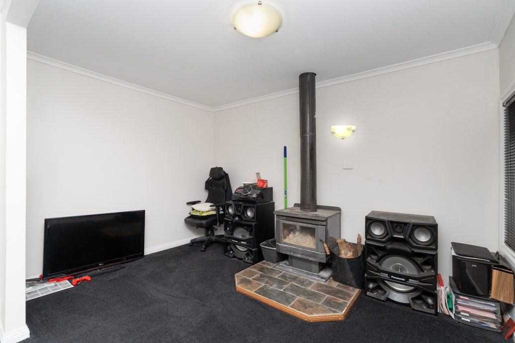 18 Watermain Street, Narrandera NSW 2700 - photo 9