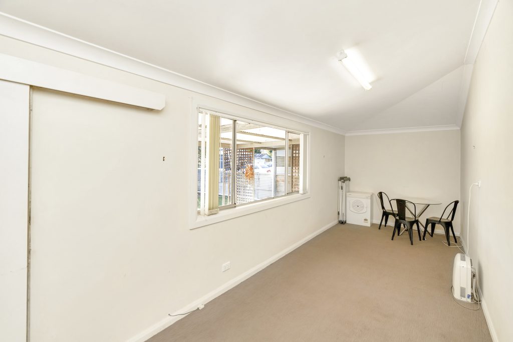 95 Hoskins Street, Temora NSW 2666 - photo 13
