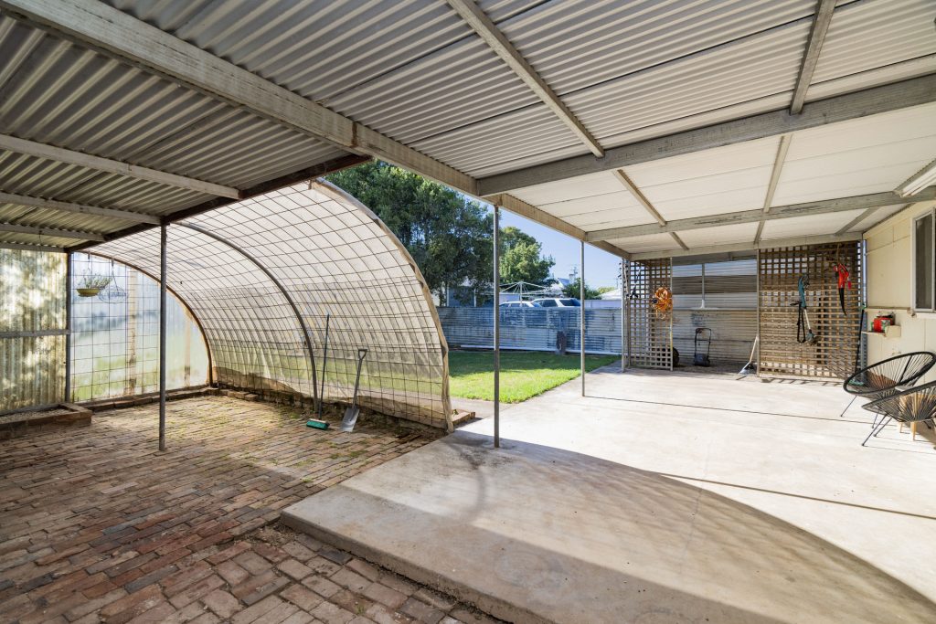 95 Hoskins Street, Temora NSW 2666 - photo 14