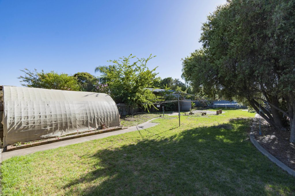 95 Hoskins Street, Temora NSW 2666 - photo 15