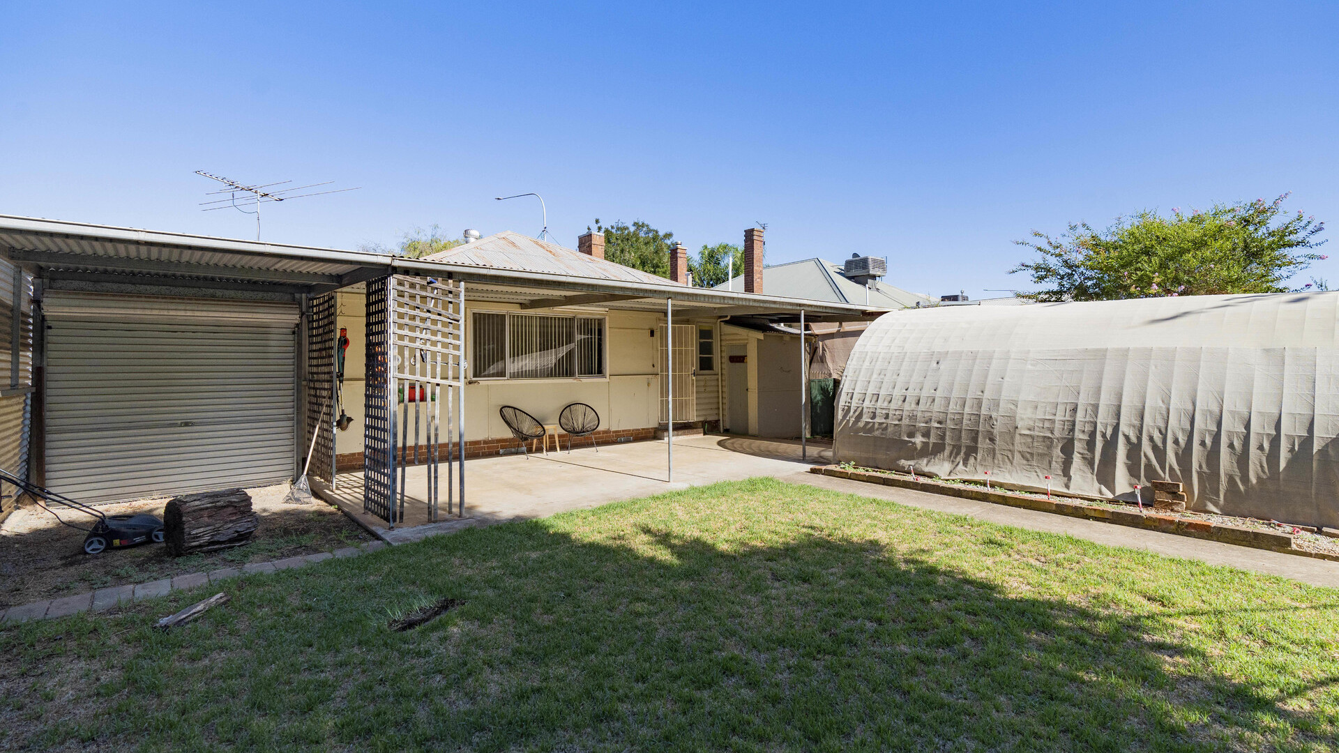 95 Hoskins Street, Temora NSW 2666 - photo 16