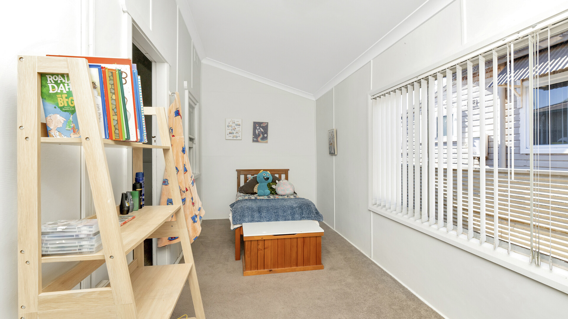 95 Hoskins Street, Temora NSW 2666 - photo 10