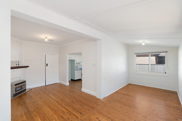 117 Polaris Street, Temora NSW 2666 - photo 4