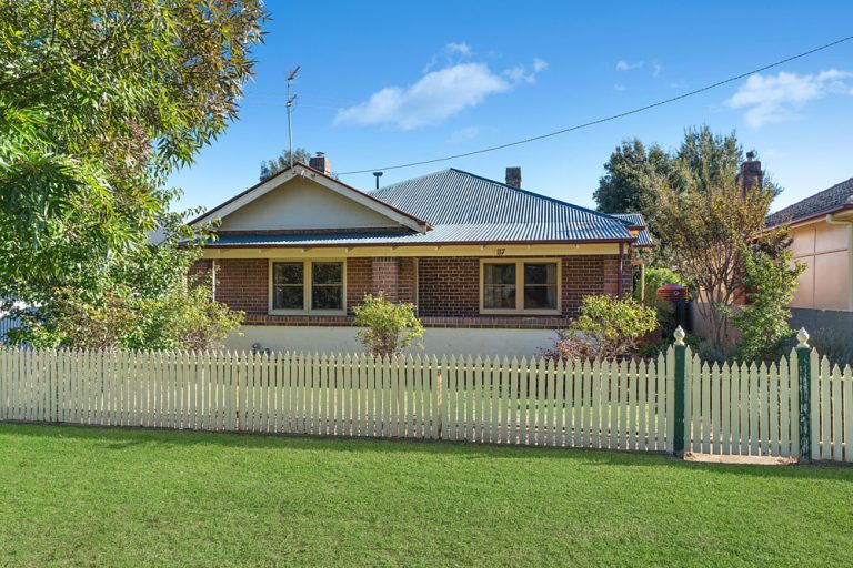 117 Polaris Street, Temora