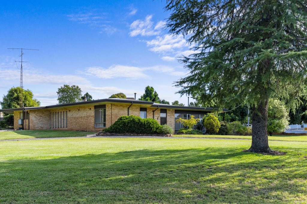 1-3 Flood Street, Narrandera NSW 2700 - McGrath Riverina