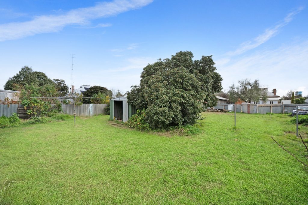 71 Brookong Street, Lockhart NSW 2656 - photo 9