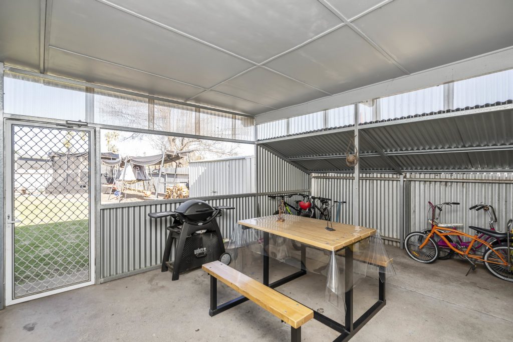 18 Main Avenue, Yanco NSW 2703 - photo 17