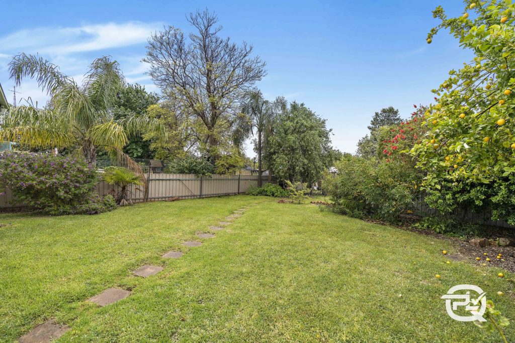 21 Melbourne Street, Narrandera NSW 2700 - photo 13