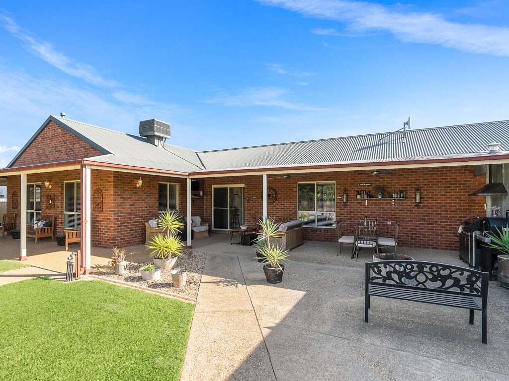 32 Tulipwood Road, Leeton NSW 2705 - photo 15