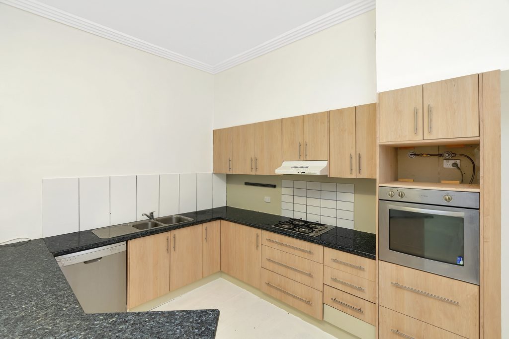 10 Carolan Place, Narrandera NSW 2700 - photo 2
