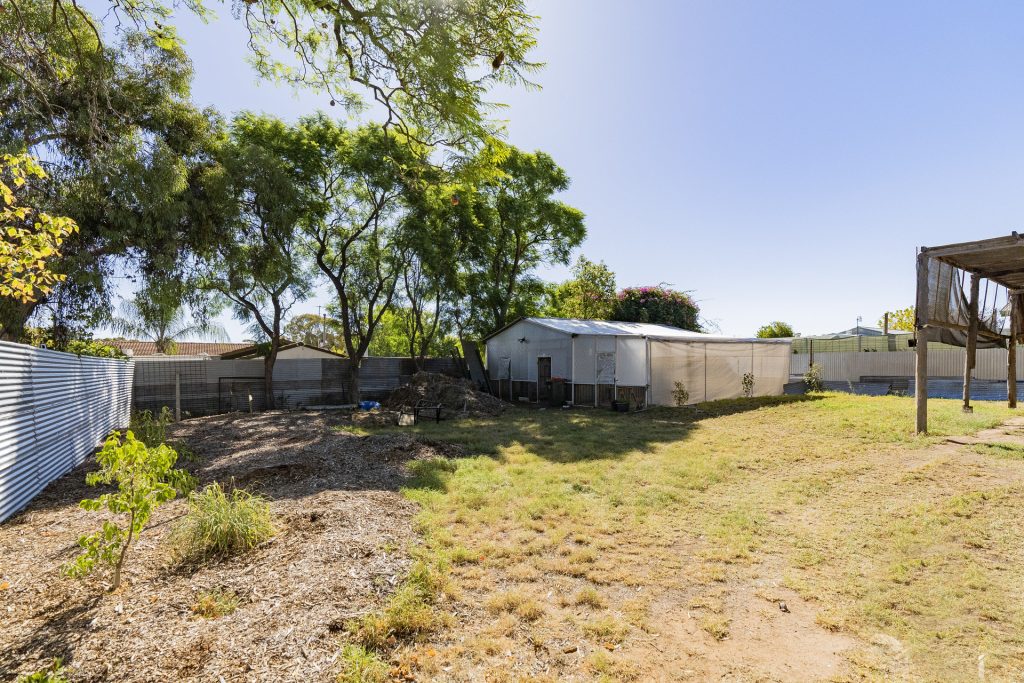10 Carolan Place, Narrandera NSW 2700 - photo 11