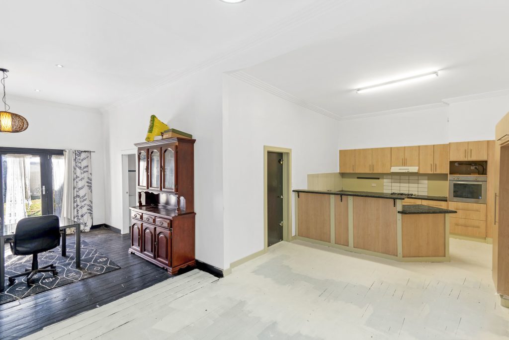 10 Carolan Place, Narrandera NSW 2700 - photo 3