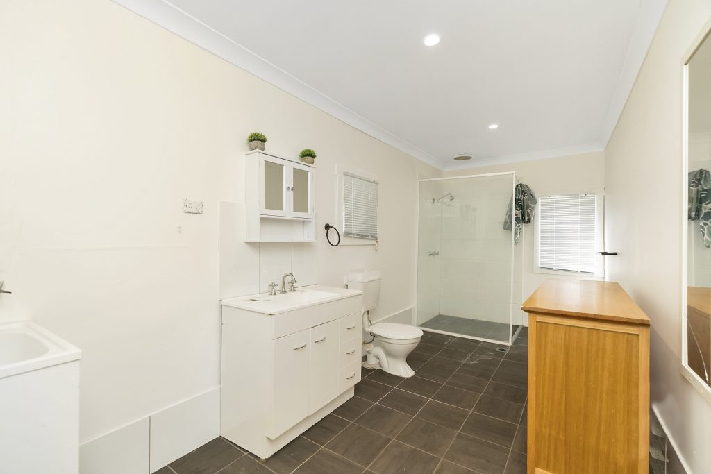 10 Carolan Place, Narrandera NSW 2700 - photo 8