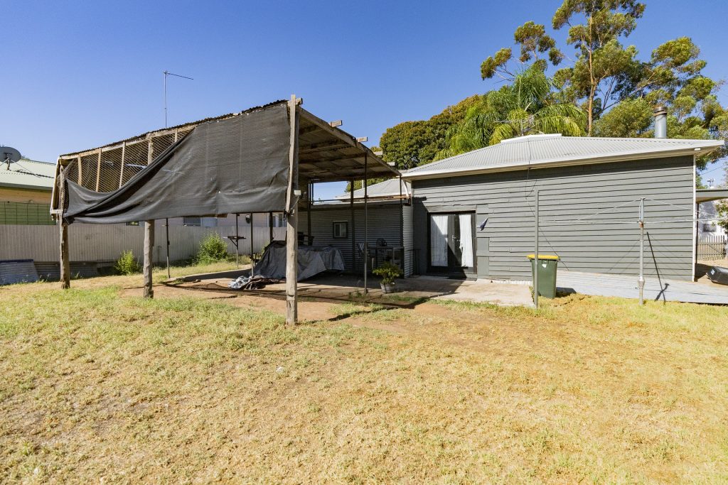 10 Carolan Place, Narrandera NSW 2700 - photo 9