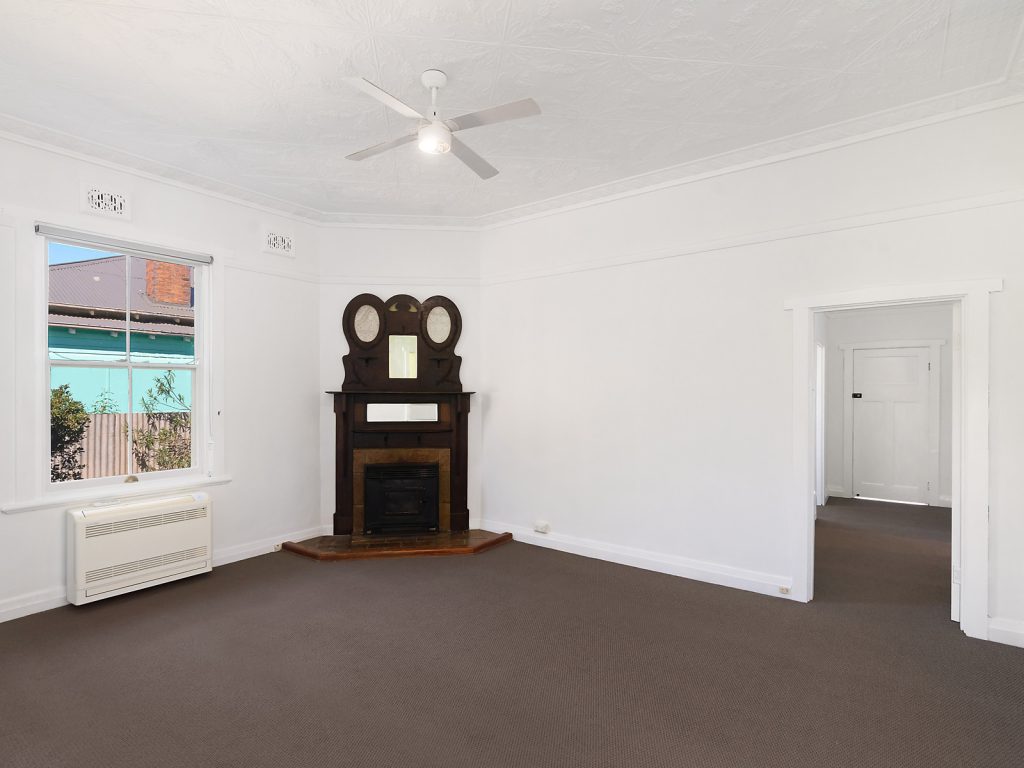 183 De Boos Street, Temora NSW 2666 - photo 2