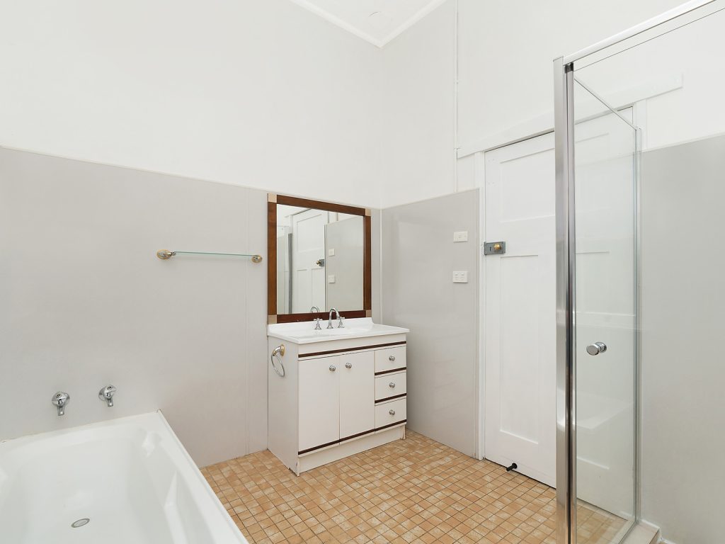 183 De Boos Street, Temora NSW 2666 - photo 13