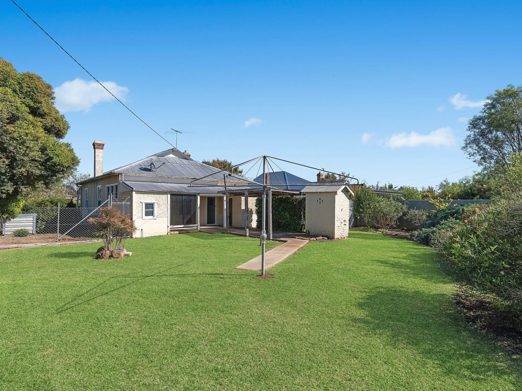 183 De Boos Street, Temora NSW 2666 - photo 15