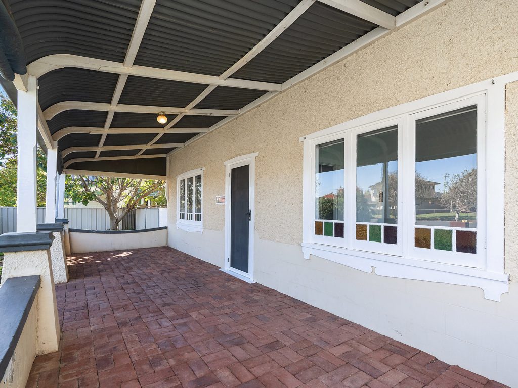 183 De Boos Street, Temora NSW 2666 - photo 4