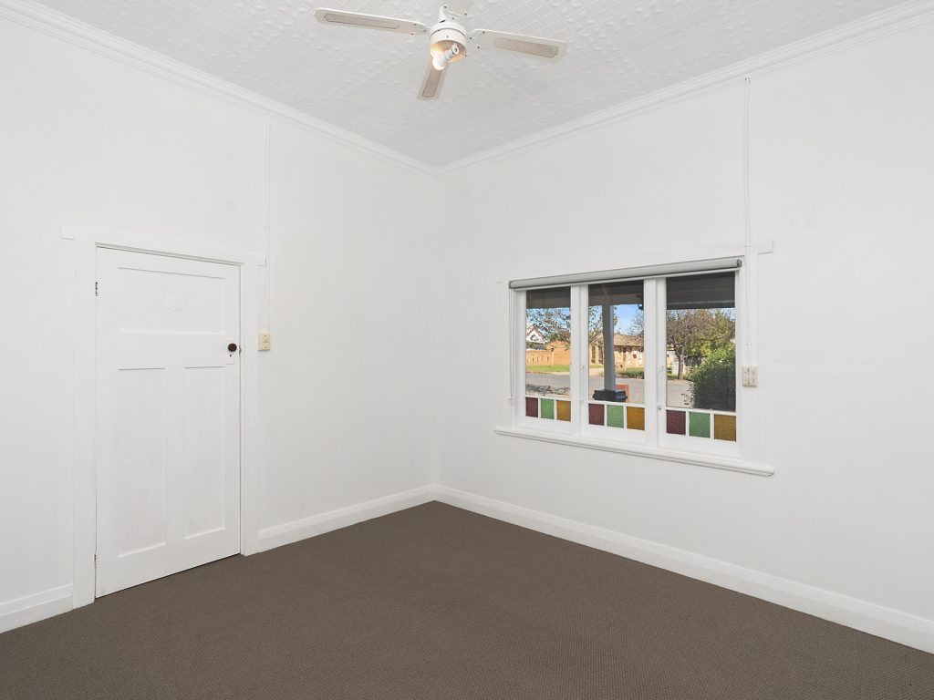 183 De Boos Street, Temora NSW 2666 - photo 5