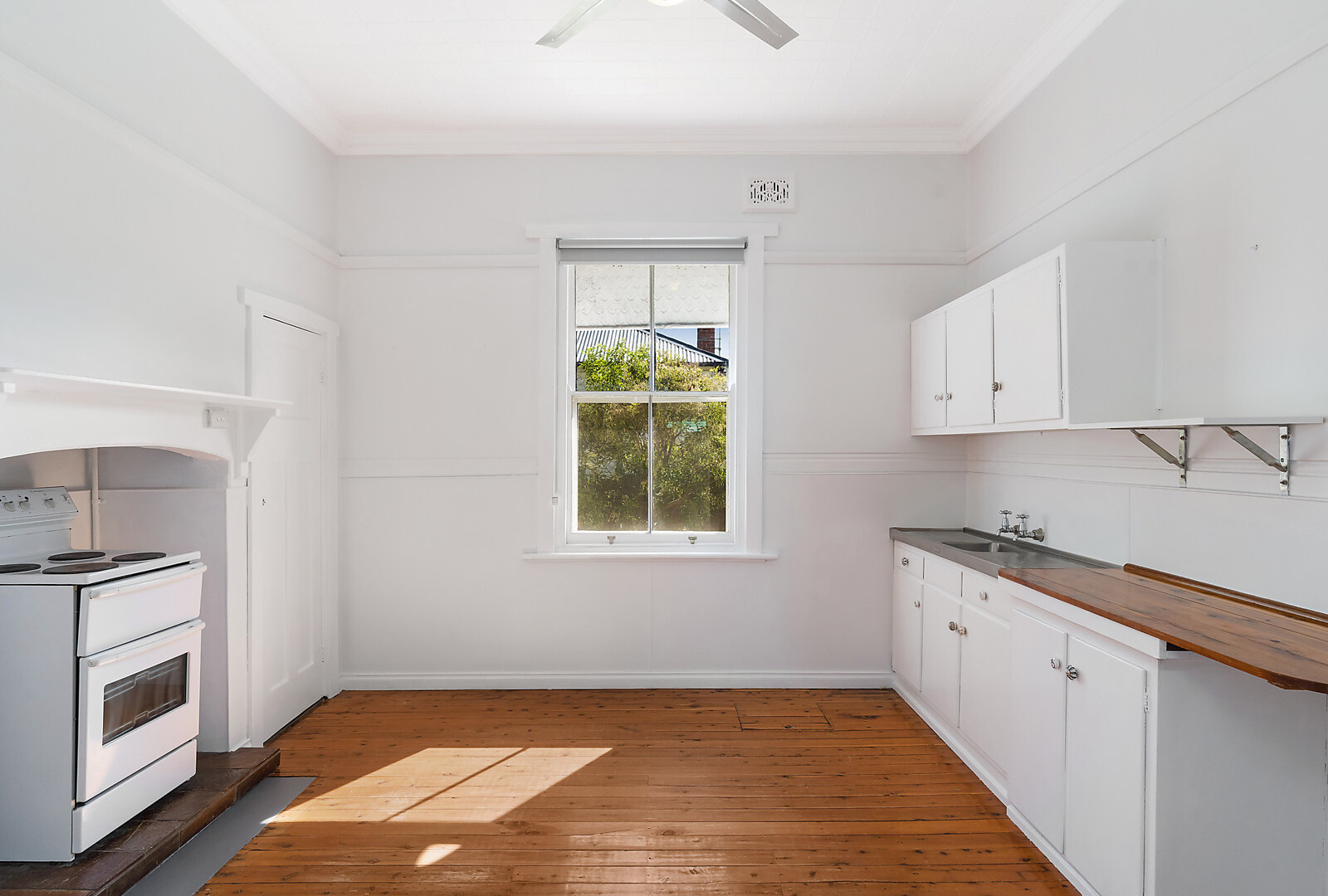 183 De Boos Street, Temora NSW 2666 - photo 9