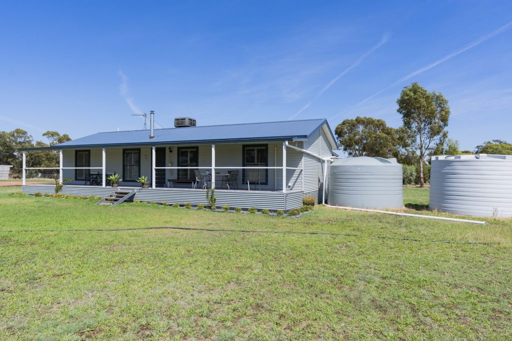 17 North Street, Temora NSW 2666 - photo 8