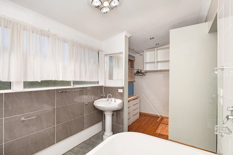 39 Arthur Street, Narrandera NSW 2700 - photo 13