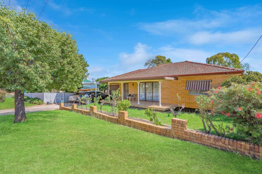 80 Haig Street, Temora NSW 2666 - photo 2