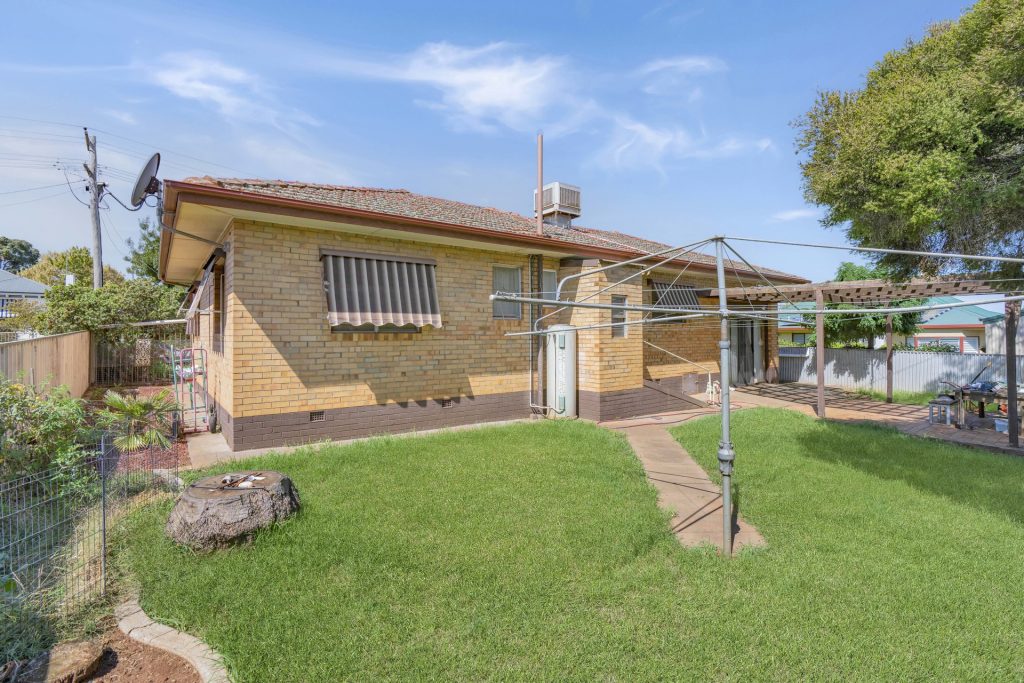 80 Haig Street, Temora NSW 2666 - photo 11