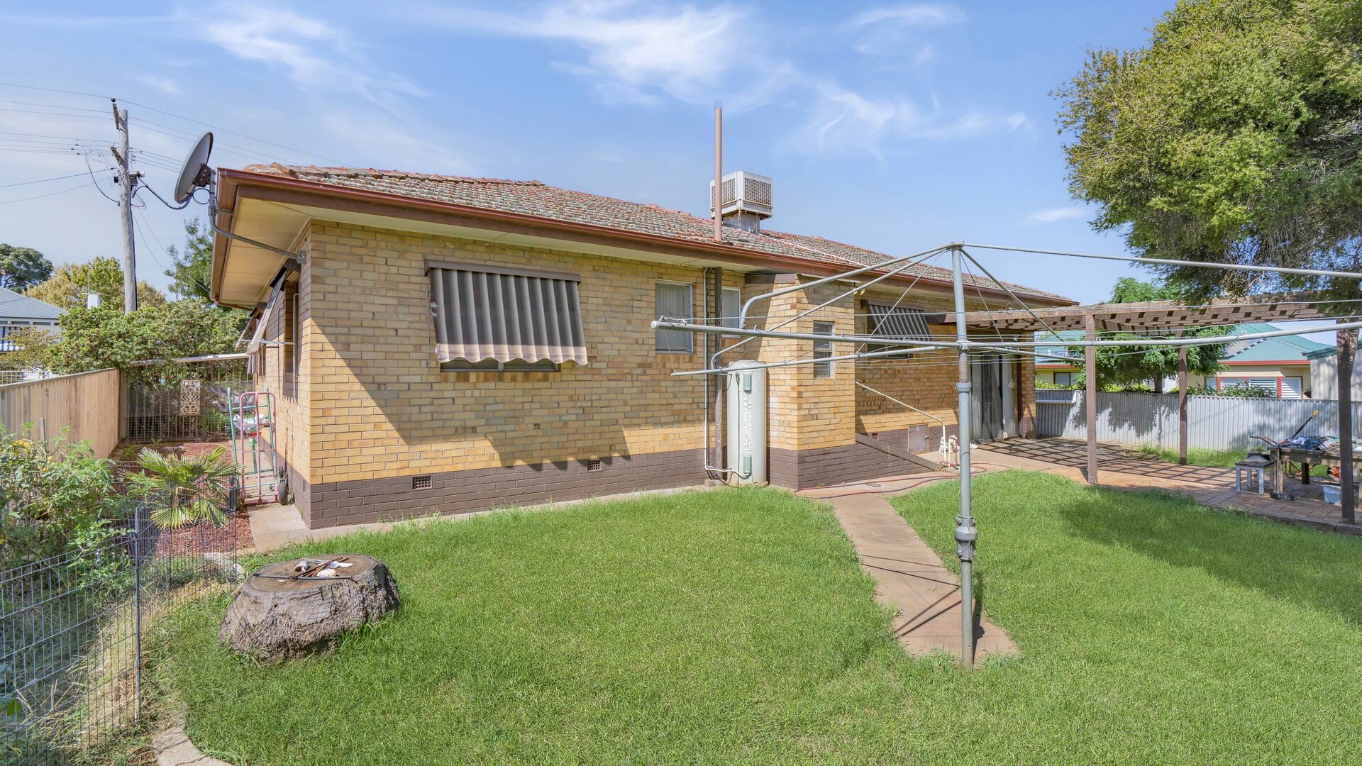 80 Haig Street, Temora NSW 2666 - photo 11