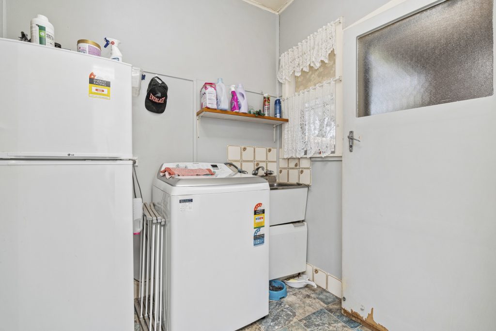 80 Haig Street, Temora NSW 2666 - photo 8