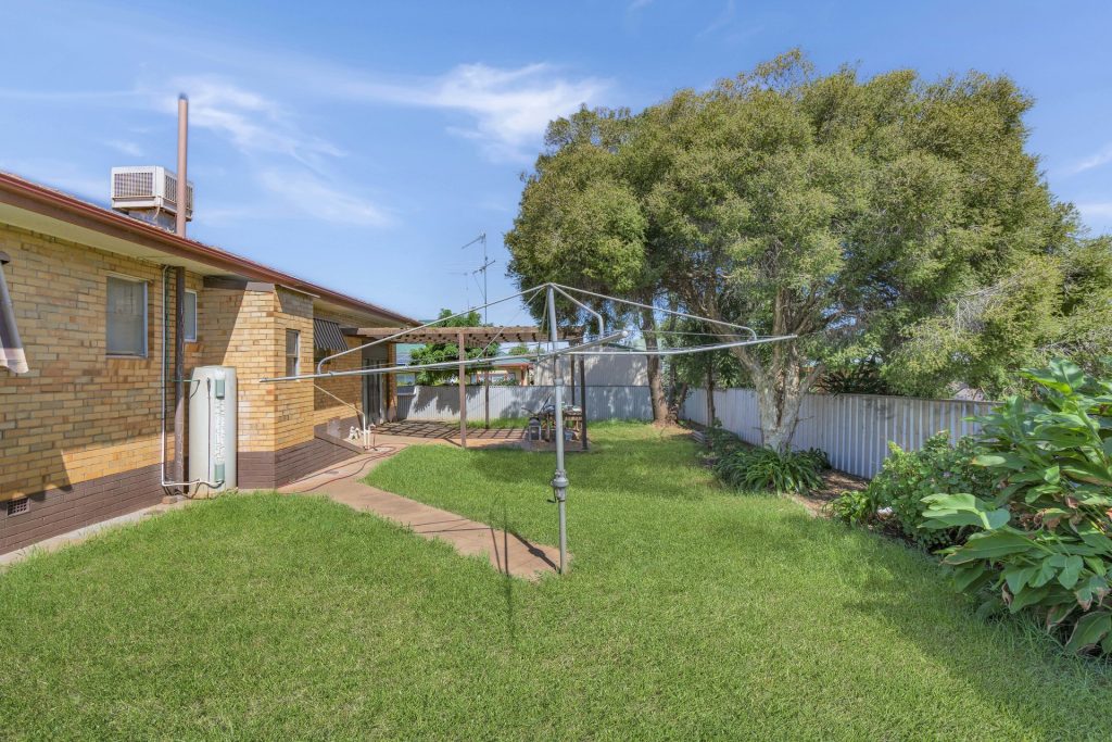 80 Haig Street, Temora NSW 2666 - photo 10