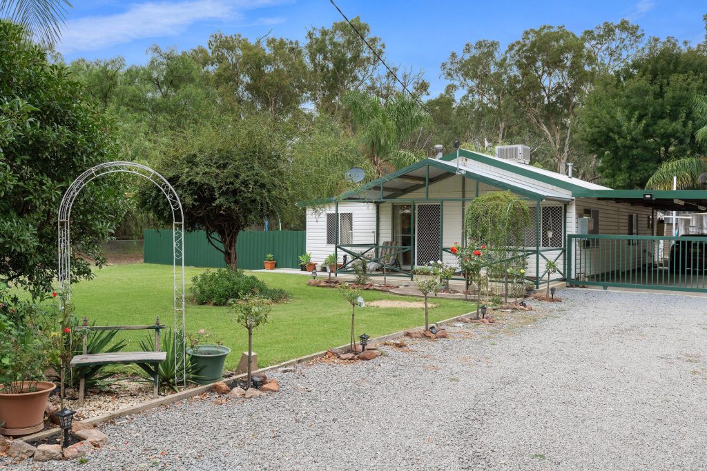 3 Weir Park Road, Narrandera NSW 2700 - McGrath Riverina