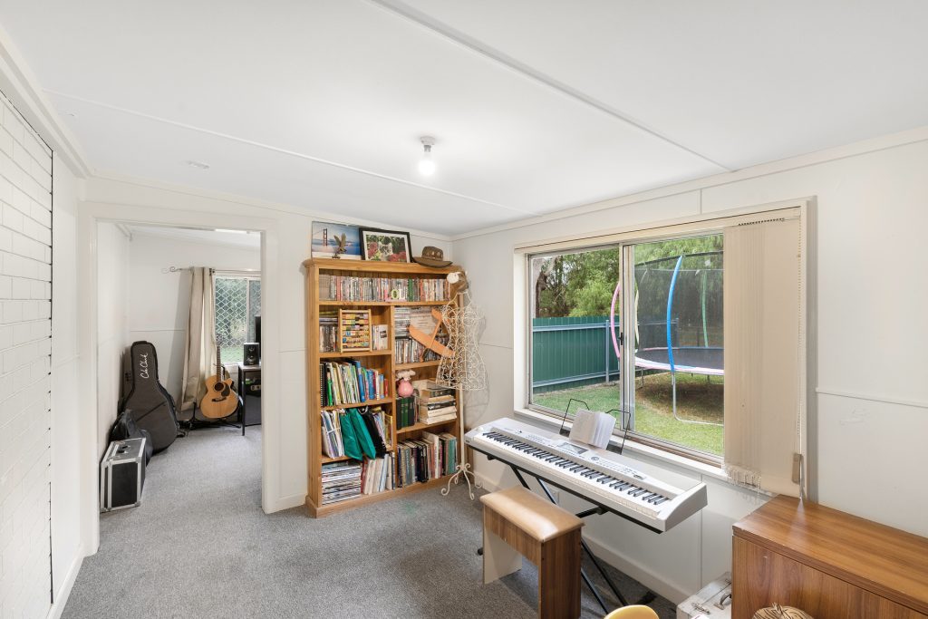3 Weir Park Road, Narrandera NSW 2700 - photo 14