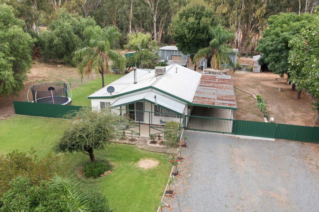 3 Weir Park Road, Narrandera NSW 2700 - photo 20