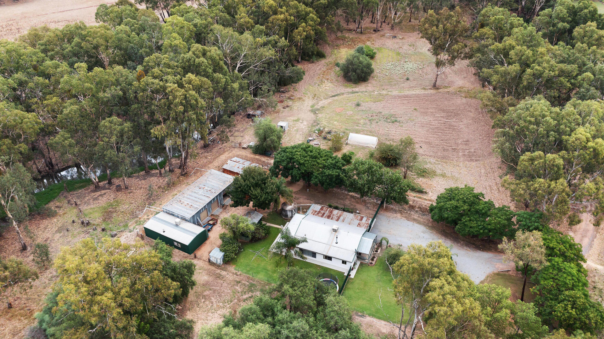 3 Weir Park Road, Narrandera NSW 2700 - photo 21