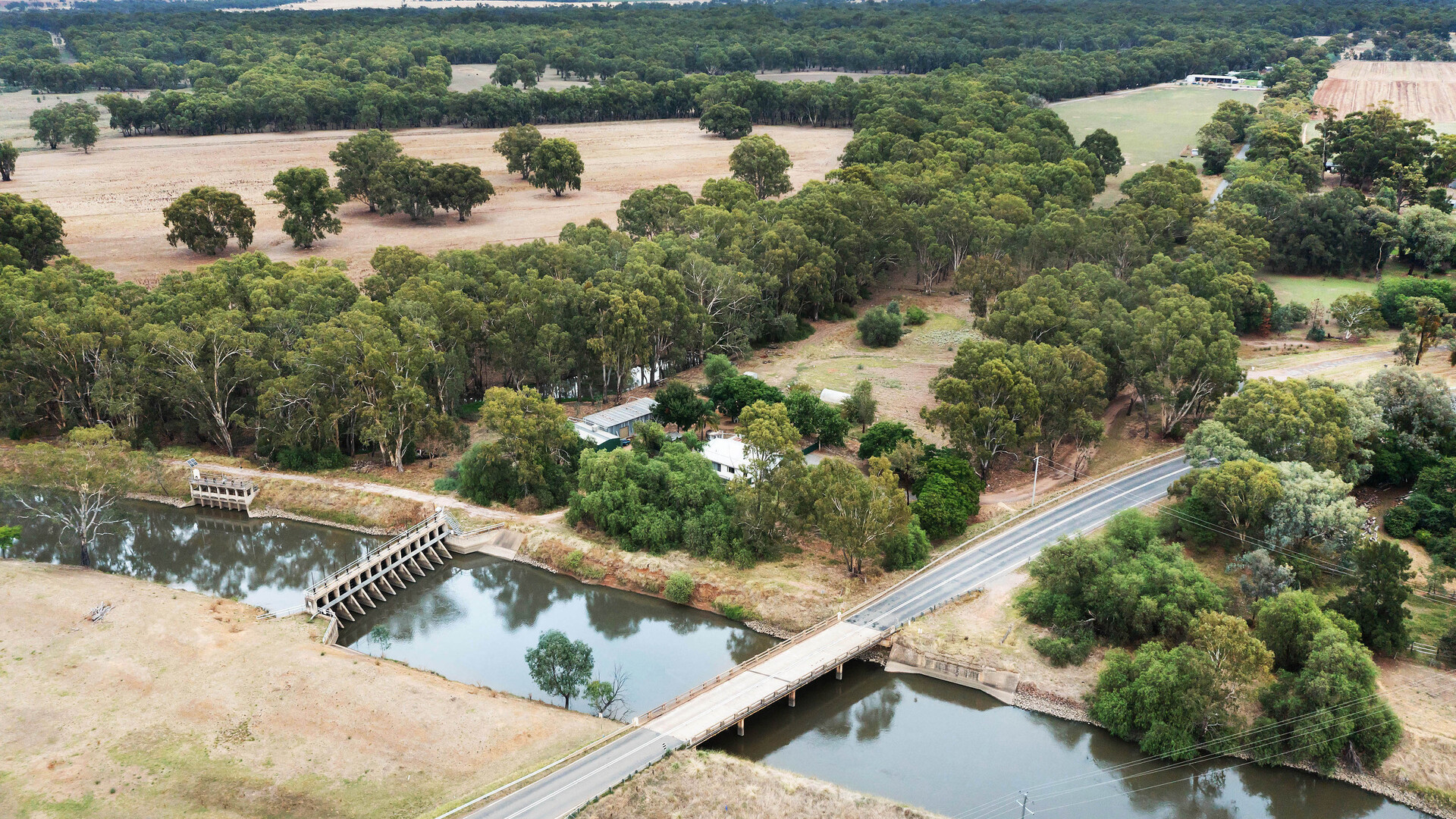 3 Weir Park Road, Narrandera NSW 2700 - photo 22