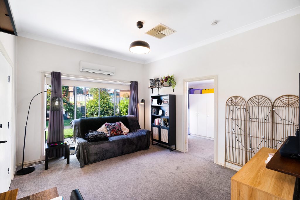 13 Yarran Street, Leeton NSW 2705 - photo 2